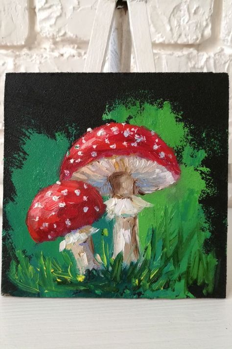 Canvas Painting Mushroom, Circle Canvas Painting, Mushrooms Painting, Painting Mushroom, Pintura Hippie, Mini Tela, Mini Decor, Mini Oil Painting, Mushroom Paint