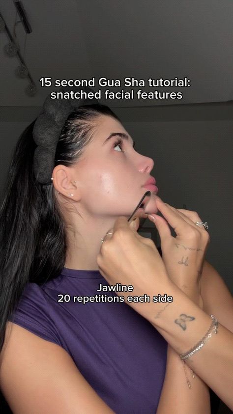 Transform your skincare routine with the Rena Chris Stainless Steel Gua Sha Facial Tool! 🌟 Perfect for jawline sculpting and reducing puffiness, this manual massage stick is a must-have for glowing skin. 🌸 Watch @selinadasilva use it in her Gua Sha routine for amazing results! 💖 #GuaSha #Skincare #BeautyRoutine #SelfCare