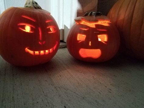 Finally got to make my Kageyama  and Hinata pumpkins... Haikyuu Pumpkin Carving, Kageyama And Hinata, Pumpkin Ideas, Haikyu!!, Pumpkin Carving, Pumpkins, Carving, Halloween, Funny