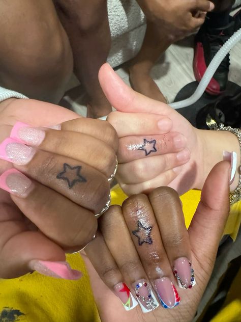 Aesthetic Finger Tattoos For Women, Tiny Couple Tattoos Unique, Ynw Melly Tattoos, Cute Star Tattoos For Women, Baddie Small Tattoo Ideas, Small Tattoos Women Arm, Arm Tattoos For Women Stars, Bestfriend Matching Tattoo, Gf And Bf Matching Tattoos