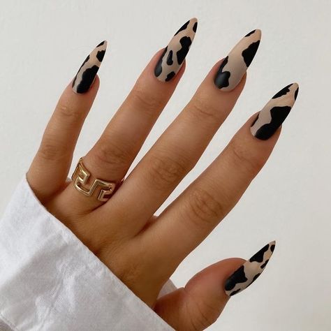 Cow Print Nails, Nails Grunge, Nail Design Glitter, Harry Styles Nails, Ten Nails, Unghie Nail Art, Cow Nails, Nails Stiletto, Nails Nude