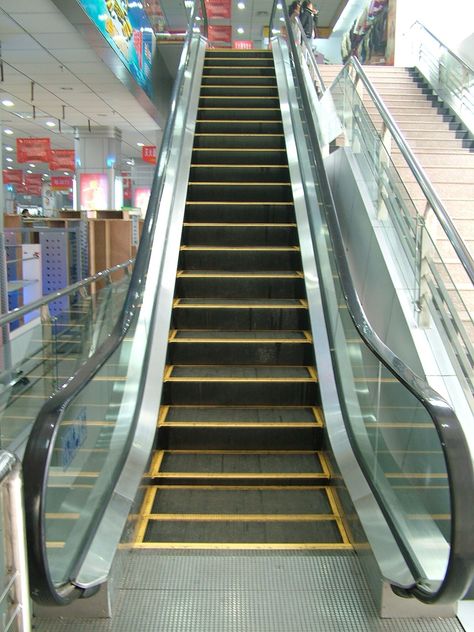 Yellow Mall Stairs, Forever 21 Store, Systems Theory, Inner World, Beach Wallpaper, Railing, Shopping Mall, Hot Items, Beautiful Pictures