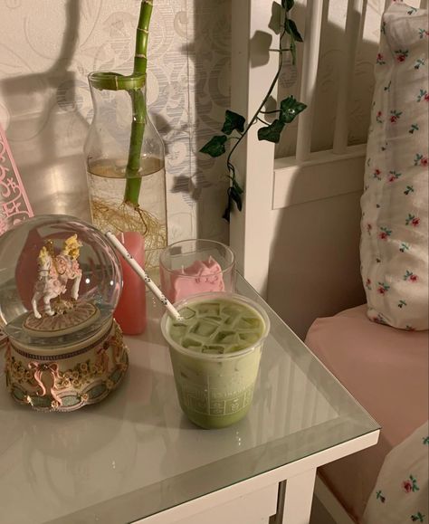 Pink And Green Aesthetic Notion, Light Green Pink Aesthetic, Brown Green Pink Aesthetic, Pinterest Girlies Aesthetic, Pink And Sage Aesthetic, Light Green And Pink Aesthetic, Soft Pink And Green Aesthetic, Pink And Green Aesthetic Bedroom, Pink Bedrooms Ideas