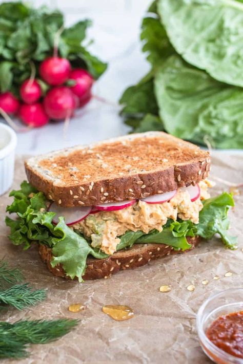 Harissa Chickpea Smash Sandwich - Life Around The Table Smash Sandwich, Chickpea Smash, Chickpea Mash, Tomato Quiche, Harissa Recipes, Chickpea Salad Sandwich, Chocolate Banana Muffins, Sandwich Fillings, Vegan Mayonnaise