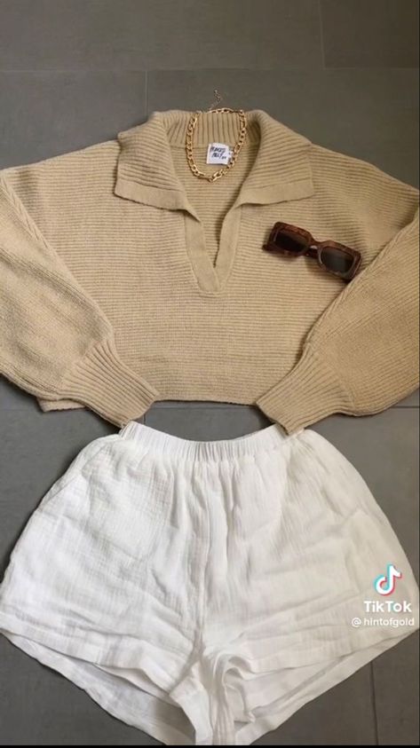 Cute Short Sleeve Outfits, Outfits Size 8-10, Green And White Clothes, Summer 2023 Shorts, Cute Comfy Outfits For Summer, Outfit Layout Aesthetic, Outfits 2023 Summer, 2023 Fashion Trends, Outfit Inspo Summer