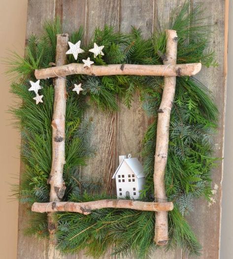 Little House Rustic DIY Wreath Christmas Wreath Craft, Holiday Table Centerpieces, Holiday Wreaths Diy, Burlap Christmas Wreath, Festival Diy, Navidad Diy, Rustic Christmas Tree, Holiday Crafts Christmas, Christmas Decorations Rustic