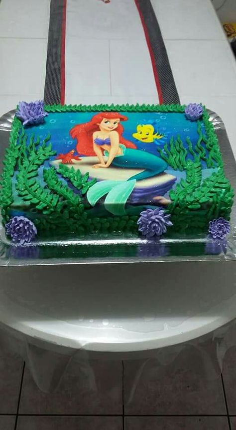 Ariel Sheet Cake, Barbie Sheet Cake Ideas, Little Mermaid Sheet Cake, Ariel Cake, Fairy Birthday Cake, Girly Birthday Party, Little Mermaid Cakes, Disney Princess Cake, Disney Princess Birthday Party