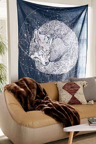 Wolf Room, Sleeping Wolf, Wolf Decor, Boho Inspiration, Living Room Diy, Girls Room Decor, New Wall, Dream Room, House Inspiration