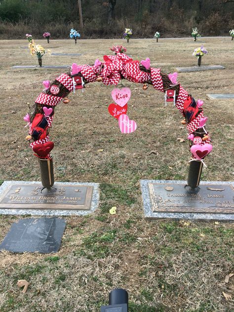 Valentine's 2015 Valentines Cemetary Decorations, Valentine Cemetery Decorations, Valentine Grave Decorations, Gravesite Ideas, Diy Headstone, Grave Ideas, Graveside Decorations, Heaven Artwork, Valentine Board