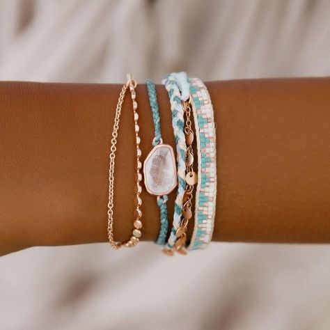 Outer Banks Star Madison Bailey Launches a Line of Braided Bracelets Inspired by Kiara's Style Coin Charm Bracelet, Outer Banks Style, Madison Bailey, Beachy Jewelry, Preppy Jewelry, Pura Vida Bracelets, The Outer Banks, Seed Bead Bracelet, Jewelry Accessories Ideas