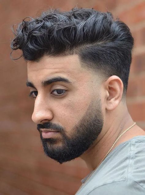 Mens Curly Haircuts, Hairstyles For Men With Beards, 80 Hairstyles, Mens Haircut Long On Top, Mens Haircut Long, Wavy Haircut, Loose Curly Hair, Undercut Hairstyle, Men Haircut Curly Hair