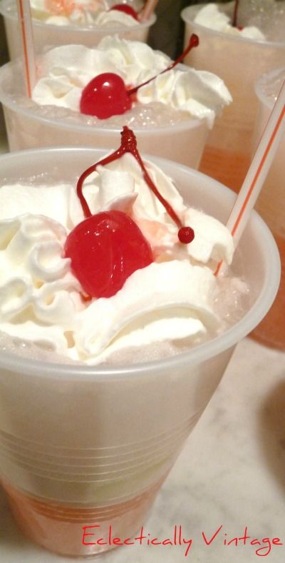 Cupid’s Floats - Cherry 7-Up, a scoop of vanilla ice cream – topped with whipped cream and a maraschino cherry 7 Up, Dessert Aux Fruits, Valentines Day Food, Ice Cream Toppings, My Funny Valentine, Maraschino Cherry, Groundhog Day, Valentine Ideas, Valentines Party