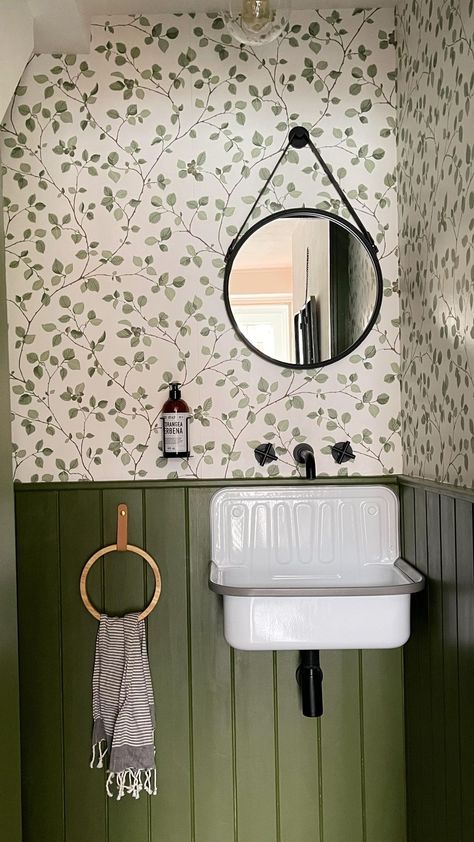 mo.and.the.jungle.shelf on Instagram: I much prefer it now. .⁣ .⁣ .⁣ .⁣ .⁣ #bathroomdecor #bathroomdesign #bathroommakeover #cloakroom #downstairsloo #downstairstoilet… Half Bath With Wallpaper, Woodchip Wallpaper, Wc Ideas, Small Downstairs Toilet, Cloakroom Toilet, Downstairs Cloakroom, Toilet Room Decor, Tongue And Groove Panelling, Downstairs Loo