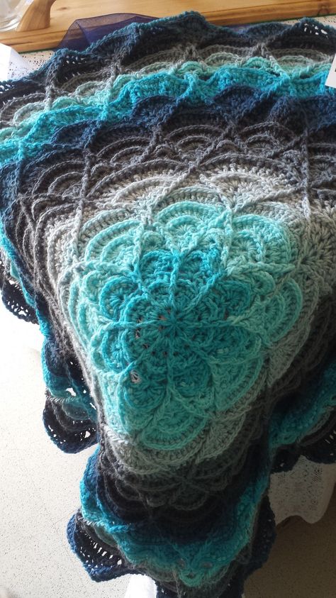 13+ Crochet Patterns using Mandala Yarn (or Similar Yarn) – Crazy Q Crafts Motif Mandala Crochet, Motifs Afghans, Mandala Blanket, Mandala Blue, Crochet Flower Blanket, Mandala Yarn, Beau Crochet, Crocheted Blanket, Confection Au Crochet