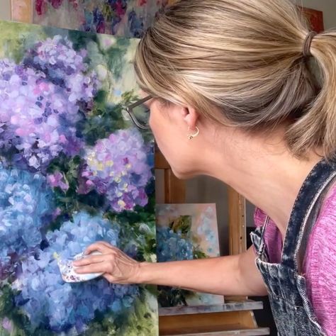 Sample video from ?Hydrangea Gardens? online art course! Colorful Hydrangeas, Hydrangeas Art, Online Art Courses, Flower Types, Female Painters, Hydrangea Painting, Acrylic Art Projects, Flowers Acrylic, Hydrangea Colors