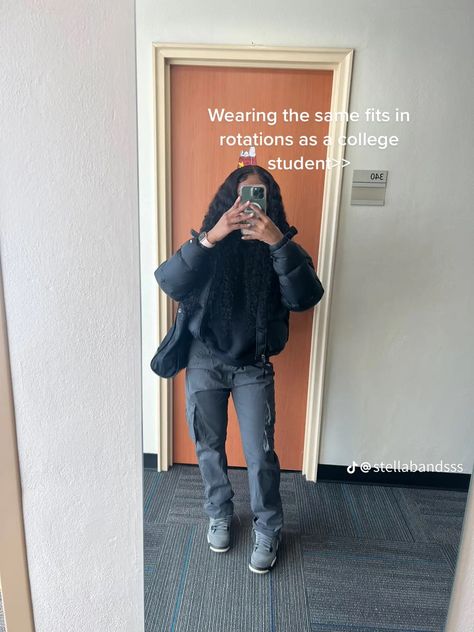 Black Hoodie Outfit Black Women, Calm Winter Outfits, Winter Outfits Streetwear, Black Hoodie Outfit, Jordan Fits, College Outfits Winter, Casual College Outfits, Jordan Outfits, Causal Outfits