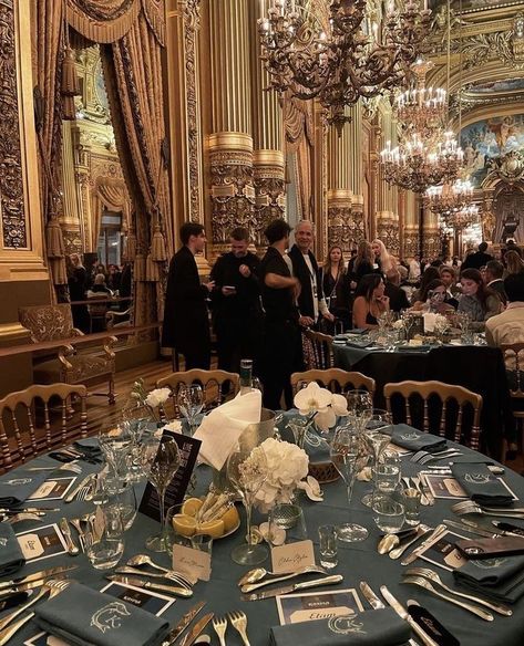 High Class Event Aesthetic, Fancy Banquet Aesthetic, Business Party Aesthetic, Fancy Event Aesthetic, Rich People Things, Gossip Girl Birthday Party Aesthetic, Rich Party Girl Aesthetic, Gossip Girl Aesthetic Party, Rich People Party