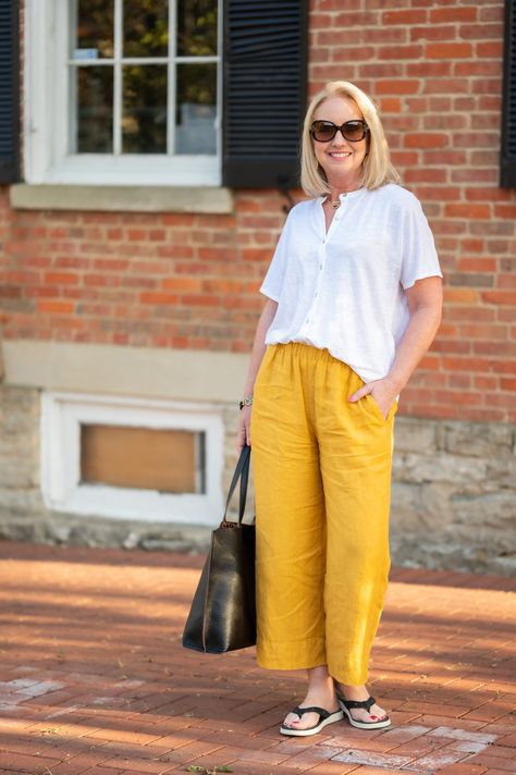 How to Style Linen Pants - Wearing Linen Pants - Fashions for women over 50 - 50+ Fashion - Relaxed summer styles How To Style Linen Pants Casual, Yellow Linen Pants Outfit, Casual Linen Wide-leg Pants, Everyday Wide-leg Linen Pants, Spring Linen Pants With Pull-on Style, Casual Wide-leg Linen Capris, Pants For Women Over 50, How To Wear Linen Pants, How To Style Linen Pants