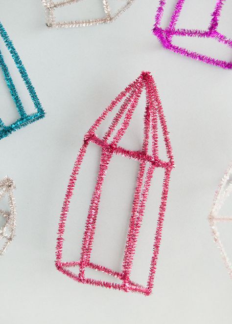 DIY Pipe Cleaner Crystals and Gems Pipe Cleaner Crystals, Diy Gem, Bunny Silhouette, Creative Kids Crafts, Handmade Charlotte, Diy Pipe, Diy Crown, Pipe Cleaner Crafts, Craft Stash