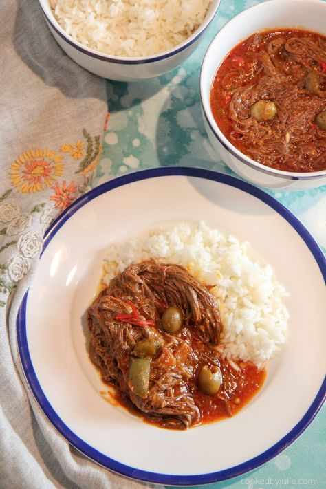 ropa vieja and white rice Ropa Vieja Recipe Instant Pot, Cuban Ropa Vieja Recipe, Cuban Steak, Shredded Beef Stew, Cuban Ropa Vieja, Ropa Vieja Recipe, Recipe Instant Pot, Spanish Foods, Steak And Onions