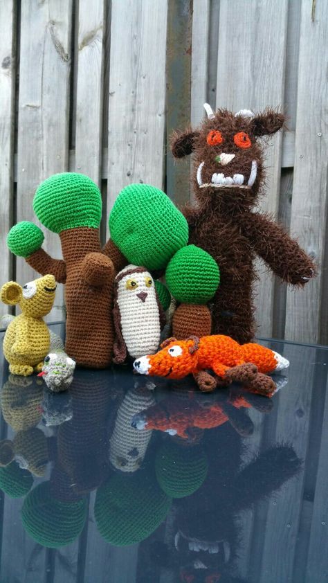 Crochet gruffalo Crochet Gruffalo, Postbox Toppers, Nerd Amigurumi, Story Sack, The Gruffalo, Finger Puppets, Knitted Toys, Book Characters, Crochet Toys