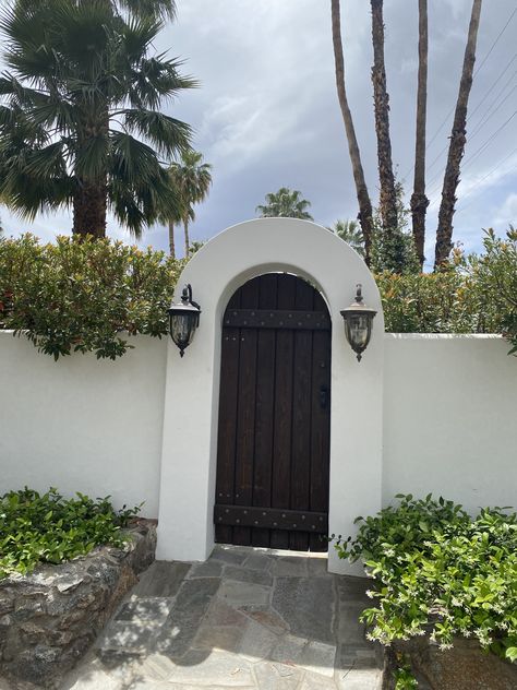 Breezeway Gate, Spanish Style Front Door, Brick Gate, Spanish Style Home Exterior, Side Yard Gate, Front Fences, Courtyard Gate, Brazil Houses, Patio Gates