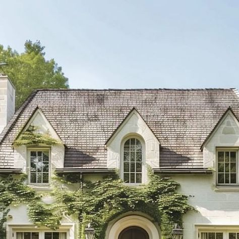 Tamra Lea #Itsahouselovestory on Instagram: "It’s a house love story, it truly is!
I love the design inspo and overall vibe. 

Via @frenchcountrypassion

• Credit/source: @caldwellandcastello 
Repost: @caldwellandcastello @frenchcountrypassion 

#itsahouselovestory #homedesign #designinspo #designinspiration #exteriordesign #homestyle #housestyle #houses #exteriors #exterior #houselovers #homedesigninspo #house #houses #classicdesign #houses #housestyle #archilife #housedreams #homeinspo #exteriorinspo" English Cottage Exterior, French Cottage Home, French Country Design, Cottage Exterior, Mic Drop, French Cottage, Architecture Rendering, English Cottage, Cabin Homes