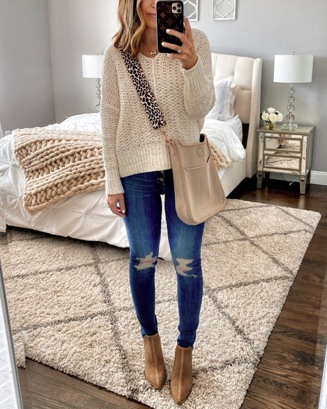 Friday Favorites Nordstrom Rack Outfits, Mom Wardrobe, Booties Outfit, Spring Work, Winter Styles, Mom Fashion, Instagram Outfits, Knit Turtleneck Sweater, Teacher Outfits