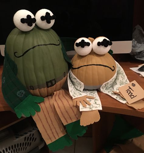 Frog And Toad Pumpkin, Frog And Toad Halloween Costume, Frog Pumpkin Painting, Pumpkin Decorating Book Character, Frog And Toad Party, Pumpkin Book Characters Ideas, Dr Seuss Diy Costumes, Frog Pumpkin, Pumpkin Walk