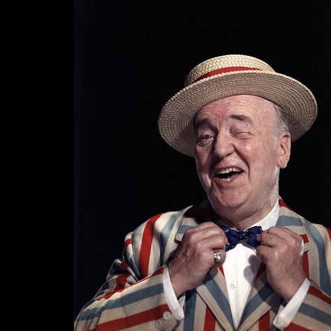 Color portrait of William Frawley taken by Gene Howard, circa 1965. Lucille Ball Black And White, William Frawley, Lucille Ball Memes Hilarious, I Love Lucy Show, Willard Movie 1971, Lucille Ball Desi Arnaz, Desi Arnaz, Celebrity Photography, Iconic Images