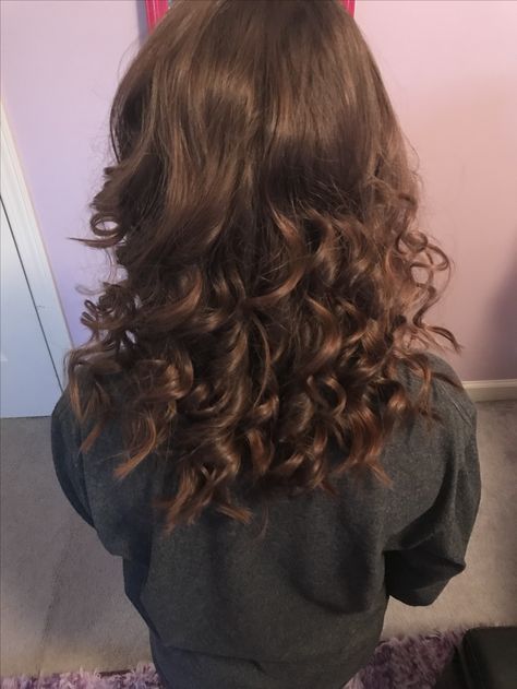 Tight curls on medium length hair Curls On Medium Length Hair, Medium Length Curled Hairstyles, Curled Medium Length Hair, Tight Curls Short Hair, Tight Curls Hairstyle, Middle Length Hair, Curls For Medium Length Hair, Medium Length Curls, How To Curl Short Hair