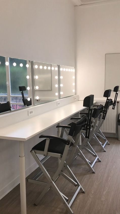 Makeup Studio Vanity, Salon Makeup Room Design, Makeup Room Design Studios, Makeup Studio Interior Design, Make Up Studio Interior, Makeup Salon Ideas, Make Up Studio Ideas, Makeup Studio Decor Interior Design, Makeup Studio Interior