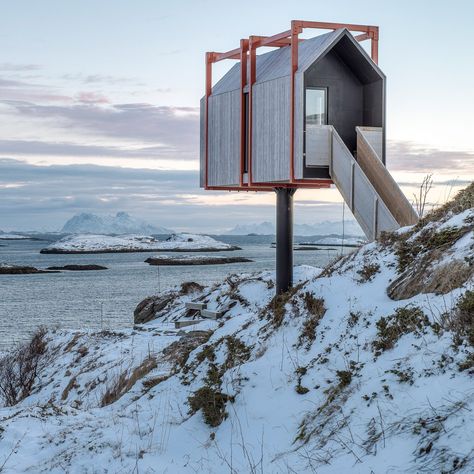 Urlaub Architektur's Holiday Architecture book roundup: Fordypningsrommet Fleinvær by TYIN Tegnestue Architects and Rental Eggertsson Architects Iceland Snow, Nordic Houses, Nordic Architecture, Snow Cabin, Floating Homes, Timber Cabin, House Boats, Architecture Books, Nordic Living