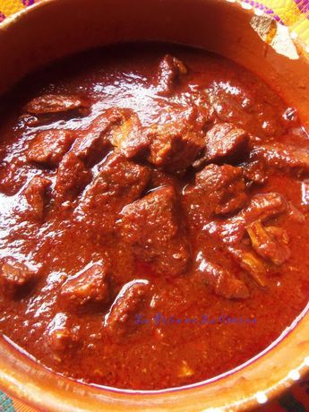 Carne Con Chile Rojo-Beef in Red Chile Casserole Mexican, Rice Mexican, Dinner Mexican, Beef Burritos, Chicken Mexican, Hispanic Kitchen, Recipes Mexican, Recipes Authentic, Full Recipes