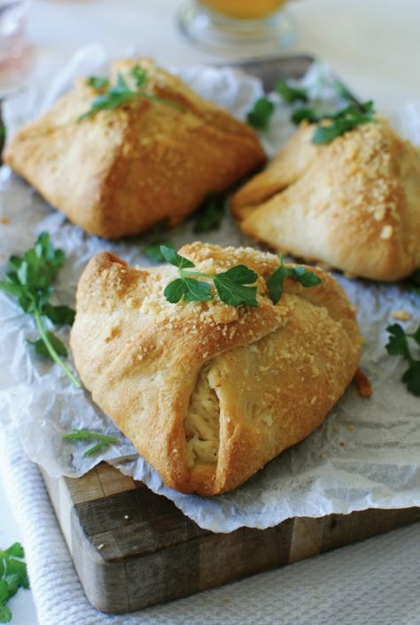 Chicken Pockets Recipes Crescent Rolls, Chicken Pockets Recipes, Chicken Pasties, Chicken Pastry, Crescent Squares, Chicken Squares, Squares Recipes, Chicken Bundles, Bev Cooks