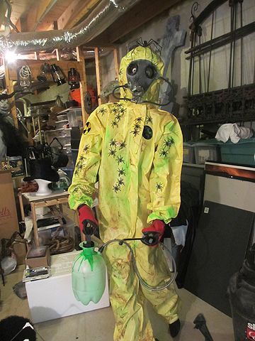 Exterminator Finished Toxic Costume, Biohazard Halloween, Haunted Theater, Halloween Hallway, Zombie House, Alien Decor, Harvest Pictures, Scary Woods, Mad Scientist Halloween