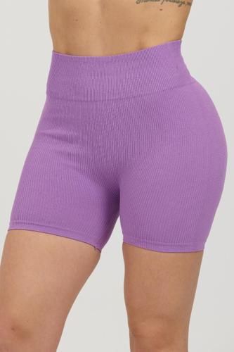 Shorts Fitness Fem - The Style box ✨O "Shorts Fitness Fem - The Style Box" é a combinação perfeita de estilo moderno e desempenho funcional para mulheres ativas. Confeccionado em tecido técnico de alta qualidade, esse short oferece uma sensação leve e respirável, ideal para uma variedade de atividades físicas. Seu design ajustado e cintura elástica garantem um ajuste confortável e seguro, enquanto detalhes como painéis de ventilação e pequenos bolsos discretos adicionam praticidade e funcio Purple Collar, Blue Zones, Black Gums, Maxi Dress Cocktail, Maxi Dress Formal, Active Shorts, Loungewear Sets, Lilac Purple, Active Wear Outfits