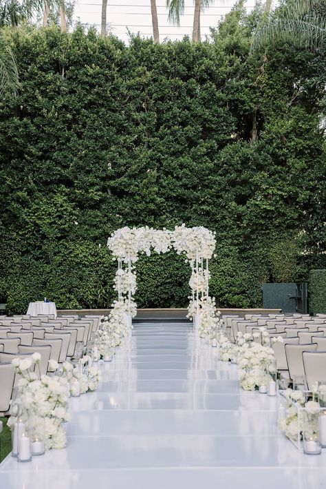 White Chuppah, Contemporary Wedding Cakes, Geometric Centerpiece, Wedding Chuppah, Ceremony Design, Dreamy Whites, Wedding Inside, Space Wedding, Ballroom Wedding