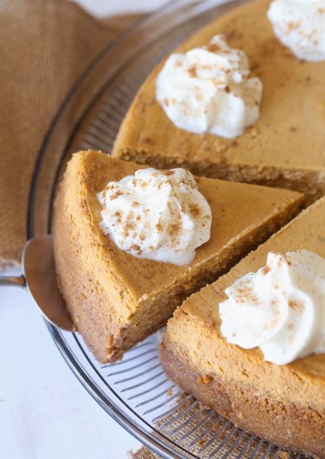 The BEST Pumpkin Cheesecake Recipe | Cookies and Cups Fall Cheesecake Recipes, Best Pumpkin Cheesecake Recipe, Fall Cheesecake, Easy Pumpkin Cheesecake, Perfect Cheesecake Recipe, Spice Cheesecake, Pumpkin Spice Cheesecake, No Bake Pumpkin, No Bake Pumpkin Cheesecake