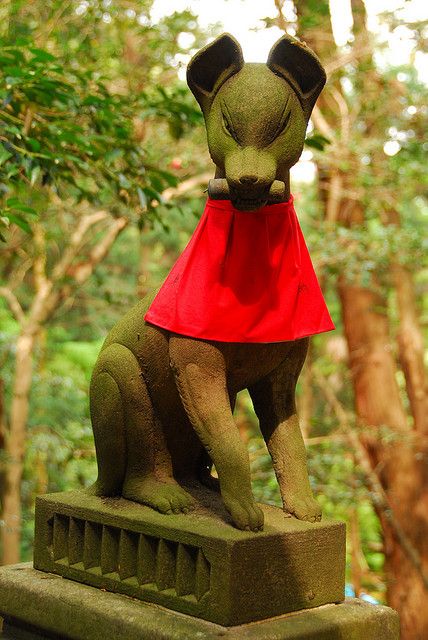 Kitsune Statue, Japanese Statue, Japanese Fox, Kitsune Fox, Japanese Mythology, Shinto Shrine, Spirit Animal Art, Japanese Folklore, Aesthetic Japan