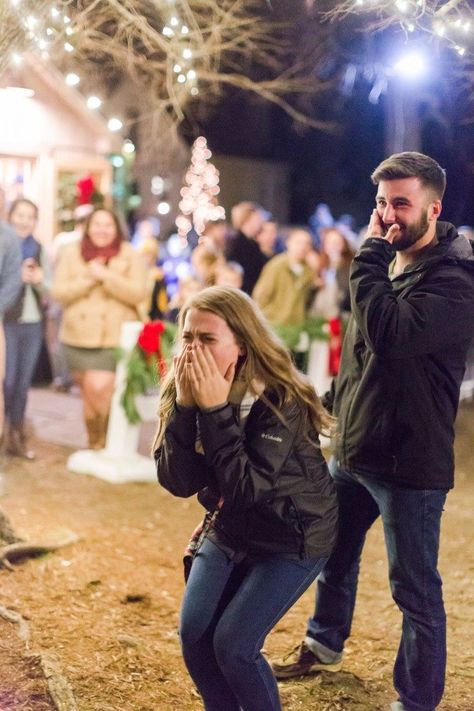 Her whole family was in on this holiday proposal, and he asked her to marry him with a ring in a snow globe! Christmas Engagement Proposal, Romantic Ways To Propose, Christmas Proposal, Proposal Pictures, Best Wedding Proposals, Ways To Propose, Engagement Season, Christmas Engagement, Romantic Proposal