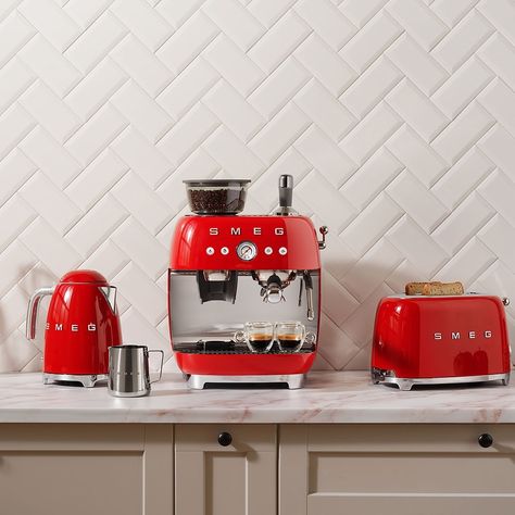 Start your day in style with the perfect morning trio: our Manual Espresso Coffee Machine, 2-Slice Toaster, and Electric Kettle. 🔴☕🍞 Elevate your breakfast routine with SMEG’s iconic retro collection, bringing both elegance and functionality to your kitchen. Cheers to mornings made better! Pictured: 1️⃣ 50’s Style Electric Kettle, Red, KLF03RDUS 2️⃣ Espresso Manual Coffee Machine, Red, EGF03RDUS 3️⃣50’s Style Two-Slice Toaster, Red, TSF01RDUS #FortheloveofSmeg #AtHomeWithSmeg #SmegCanada Red Smeg, Barista Skills, Smeg Kettle, Kettle And Toaster Set, Barista Coffee, Kettle And Toaster, Retro 4, Range Cooker, Cafe Latte