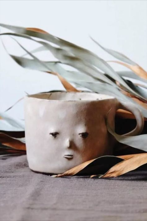 art ideas Easy Clay Ideas, Minimalist Ceramics, Crafts Clay, Clay Faces, Clay Pot Crafts, Clay Mugs, Pinch Pots, Pottery Crafts, Arte Inspo