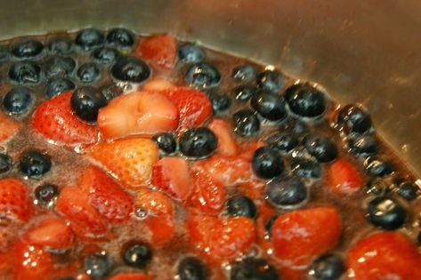 Strawberry Recipes Canning, Strawberry Blueberry Jam, Blueberry Freezer Jam, Blueberry Preserves, Cherry Jam Recipes, Blueberry Rhubarb, Blueberry Jelly, Fruit Butter, Canning Jam Recipes