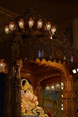 Dagdusheth Ganpati, Photoshoot Quotes, Dussehra Wallpapers, Home Screen Wallpaper Hd, Chhatrapati Shivaji Maharaj, Ganesh Ji Images, Ganesh Chaturthi Decoration, Ganpati Bappa Morya, Baby Ganesha