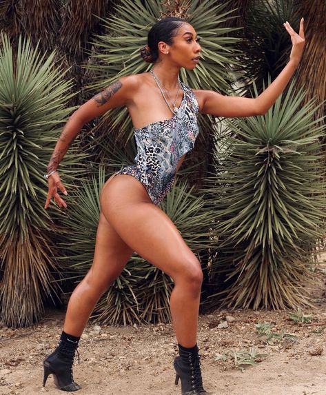 janeeva pettway’s Instagram photo: “squeezing muscles I didn’t know existed... . . . . . . . . . . . . . Shot by @photobyjamx 🔥🔥🔥🔥🔥 #photoshoot #nature #photography…” Janeeva Pettway, Futuristic Shoes, Muscles, Nature Photography, One Piece, Instagram Photo, Photography, Instagram, Nature