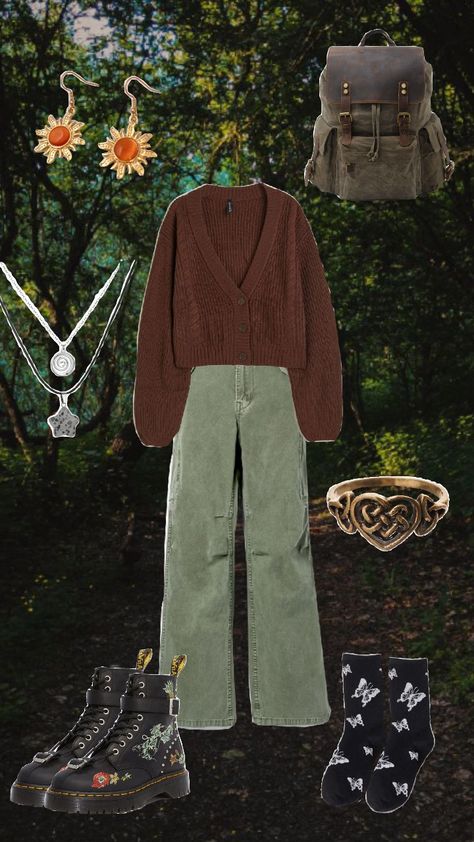 #goblincore #adventurecore #aesthetic #fashion #outfitinspo Goblincore Work Outfits, Paleontologist Aesthetic Outfit, Paleontologist Aesthetic, Adventurecore Aesthetic Outfit, Adventurecore Outfit, Adventurecore Aesthetic, Goblincore Outfits, Shifting Outfits, Adventure Core