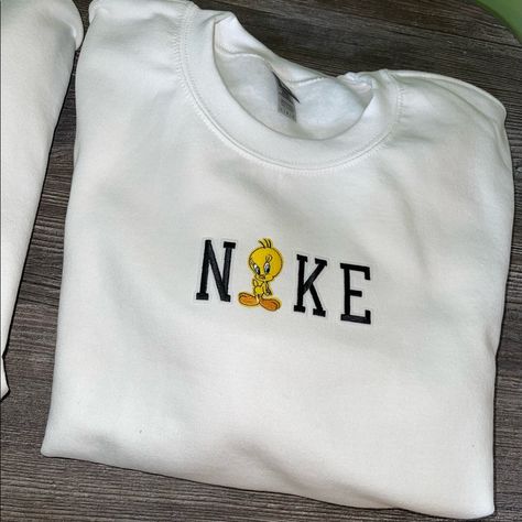 Custom Made Tweety Bird Crewneck! Custom Nike Sweatshirt, Vintage Nike Sweater, Nike Crewneck Sweatshirt, Black Nike Hoodie, Custom Crewneck, Nike Crew Neck, Hoodie Ideas, Nike Sportswear Women, Cute Nike Outfits