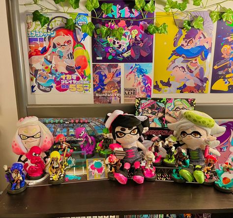 Splatoon Room, Splatoon Amiibo, Amiibo Display, Splat Tim, Callie And Marie, Squid Game, Room Makeover Inspiration, Squid Games, Animated Cartoons