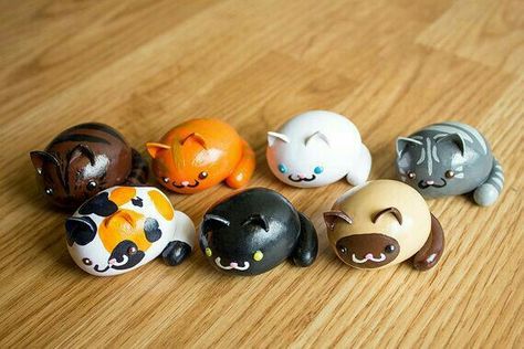 Chibi Charms, Clay Dogs, Polymer Clay Kunst, Crea Fimo, Clay Things, Polymer Clay Figures, Polymer Clay Animals, Cute Polymer Clay, Clay Animals